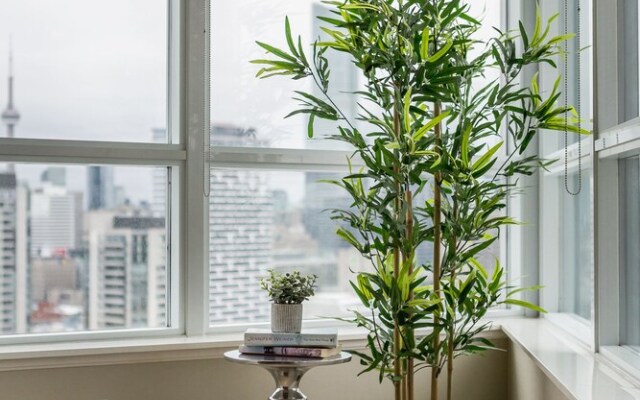 QuickStay - Modern 2-Bedroom Condo, Panoramic City Views