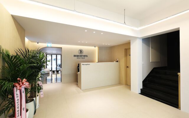 Browndot Airport New Town