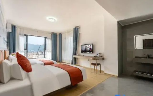 Lijiang Yuexiang Harbour Hotel
