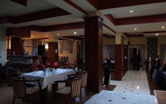 Hotel Uni Palas II