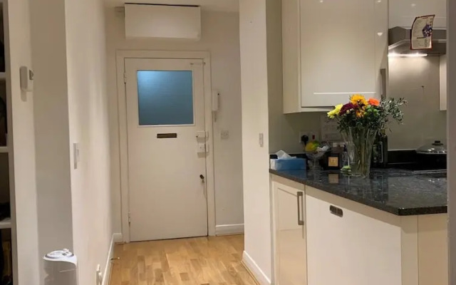 Contemporary & Captivating 2BD Flat - Westminster!