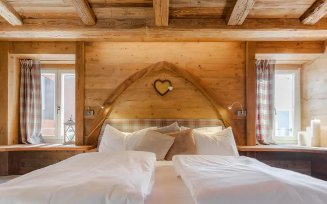 John Luxury Suites