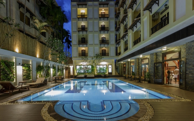 Treasure Oasis Hotel