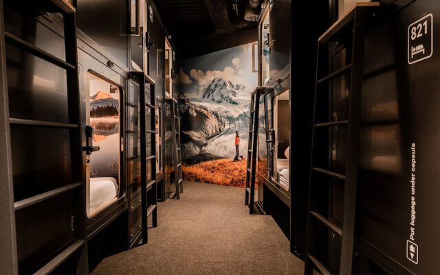 Capsule Hotel - Alpine Garden Zurich Airport