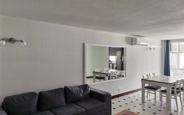 Cozy 1-bed Apartment Near Oura Beach