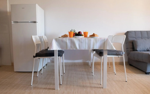 CT 386 AL - Roquetas Beach Apartment