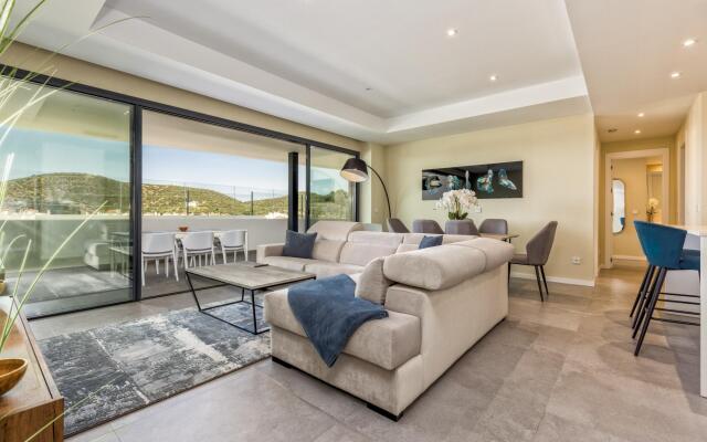 Luca in Fuengirola with 2 bedrooms and 2 bathrooms