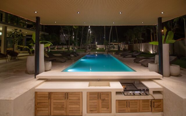 Coconuts Beach House