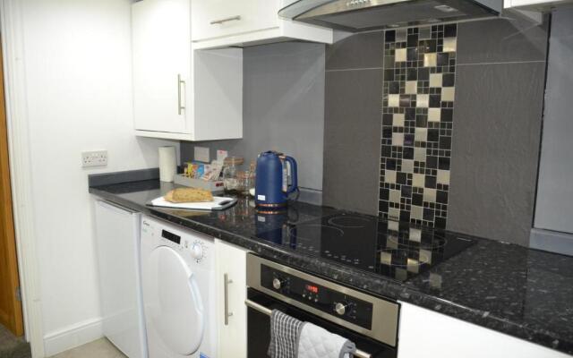 Willow Tree Apartment - 1 Bedroom Apartment - Stayseekers