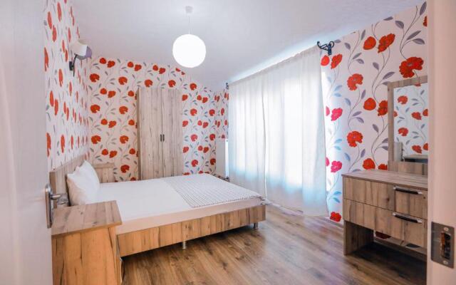 Laguna House next to Pool at Bazaleti Lake