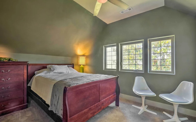 Falling Water Chalet Upper Unit: Near Bike Trails!