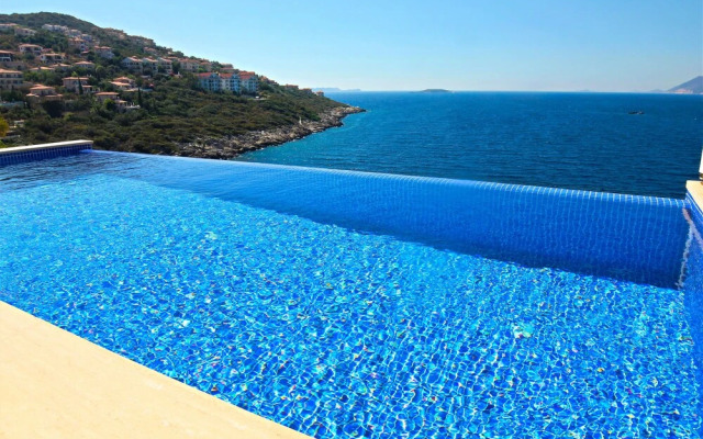 Villa Hazel by Villatatilin