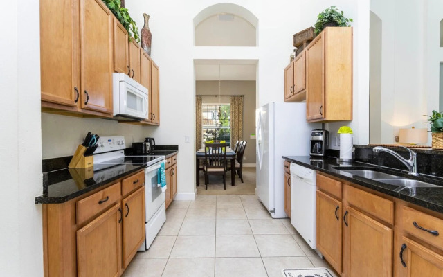 Gorgeous 4Bd with Pool @ 4072 Solterra Resort
