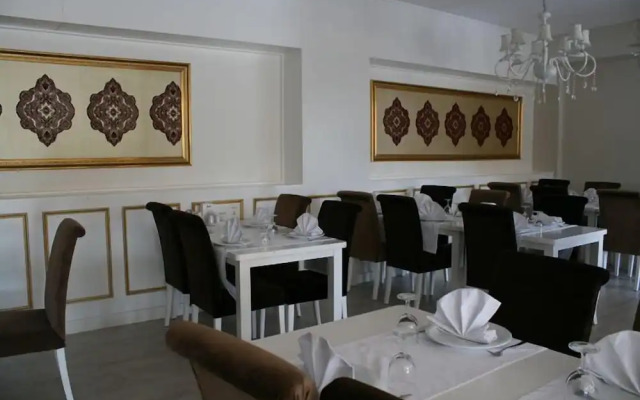 Kadhirga Hotel