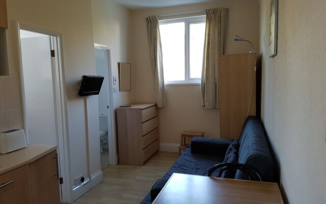 Coombe Lodge Holiday Flats