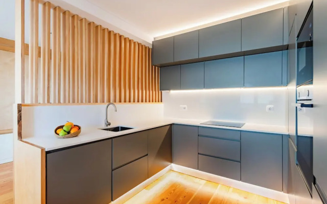 Oeiras Spacious and Coastal Flat