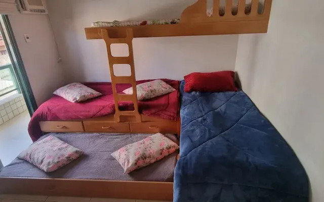 Apartamento com piscina perto do mar de Ubatuba, aceitamos crianças