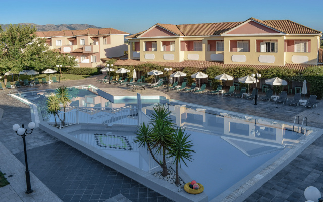 Zefyros Village