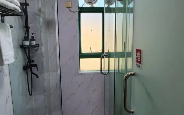Lotus Hotel Apartment
