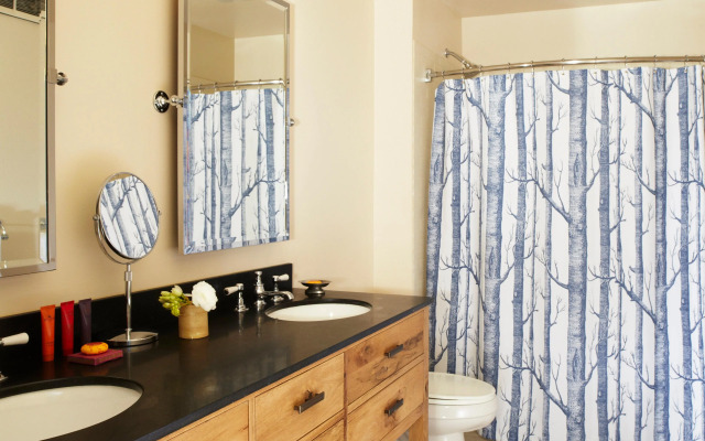 Kimpton Riverplace Hotel by IHG