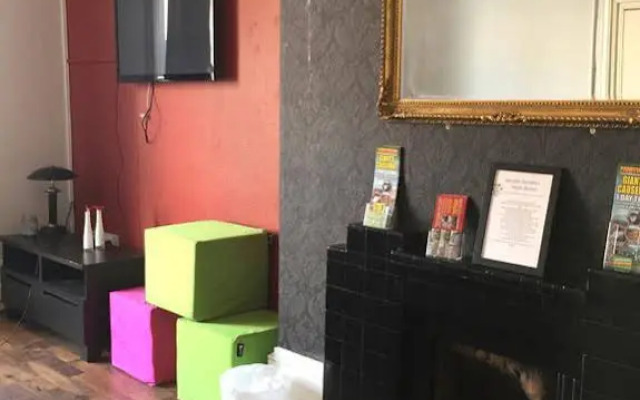 Paddy's Palace Belfast Hostel