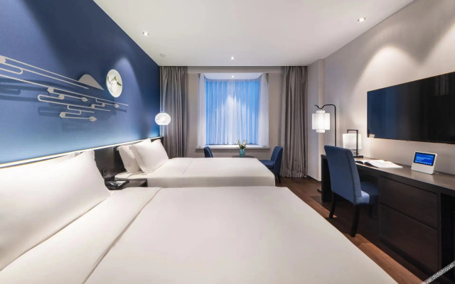 Orange Hotel  (Shanghai Hongqiao Railway Station Store)