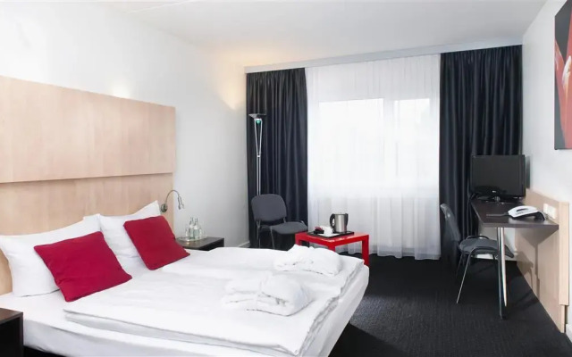 Good Morning + Bad Oldesloe Hotel