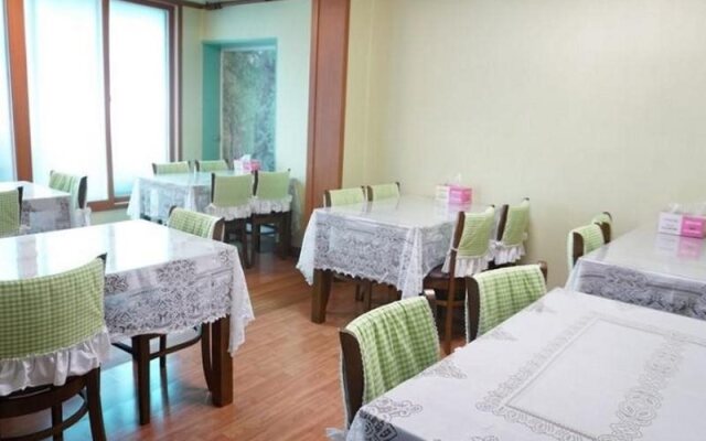 Goodstay Feel Hotel