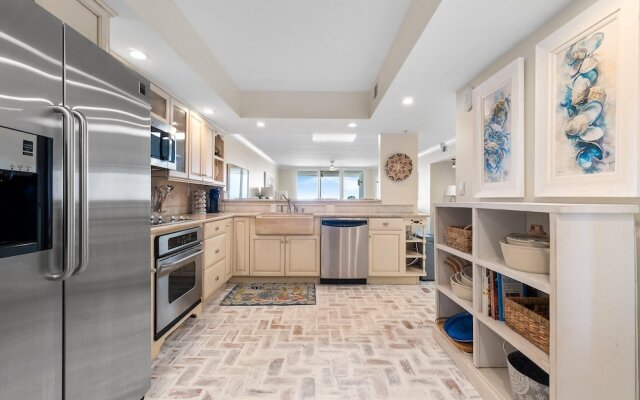 Seaspray East 825-gulf Front