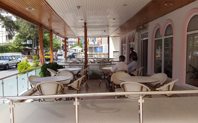 Leman Akçay Otel