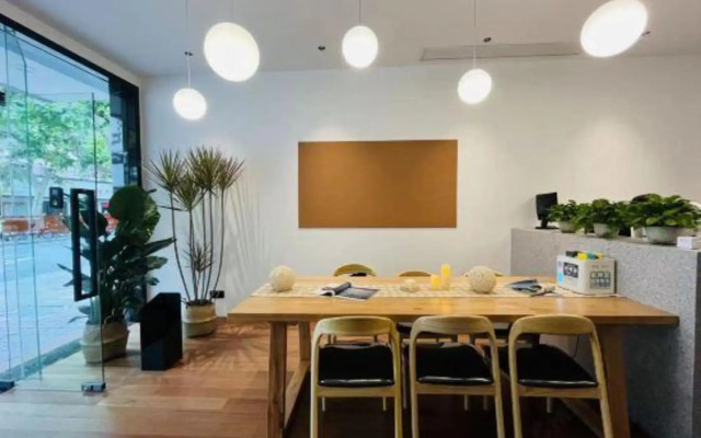 Songhua Business Hotel