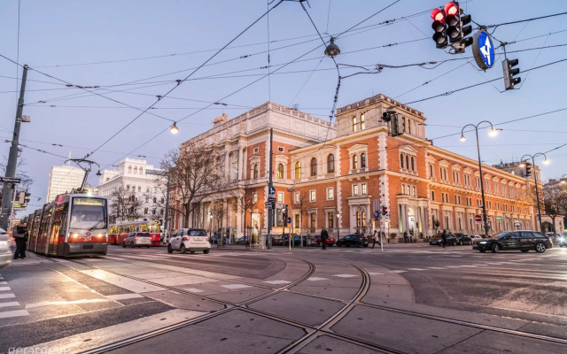 Luxury Suite Renngasse by ichbucheAT