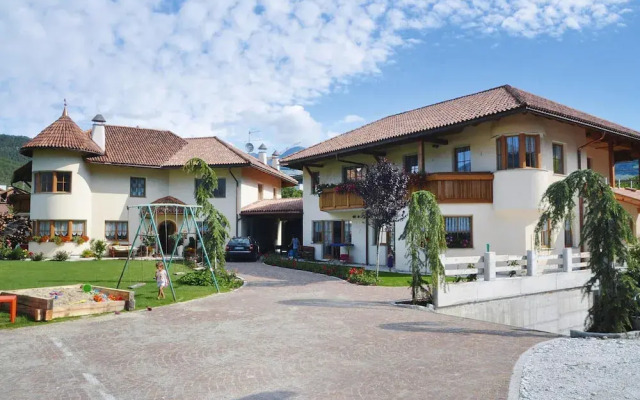 Apartment in Naz-sciaves With Garden