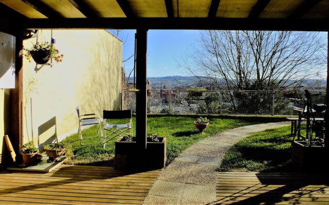 Apartment with One Bedroom in Jesi, with Wonderful Mountain View, Enclosed Garden And Wifi - 28 Km From the Beach