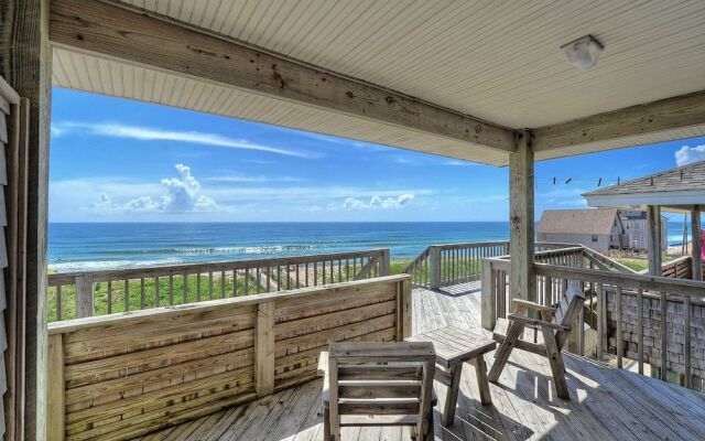 Lighthouse View Oceanfront Lodging