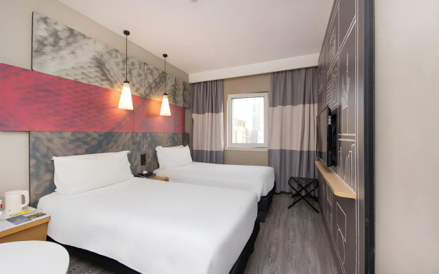 ibis Shanghai Lianyang