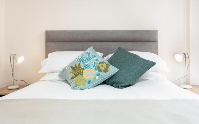 Stylish Modern City Centre Apartment
