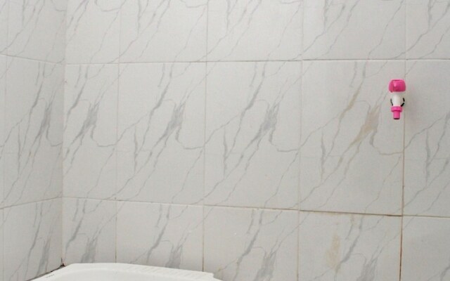 OYO Life 92509 Maulana Guest House Simpur