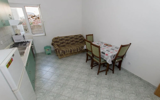 Anka - Amazing Location - SA6