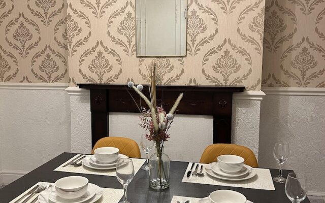 Remarkable 3-bed House in Liverpool