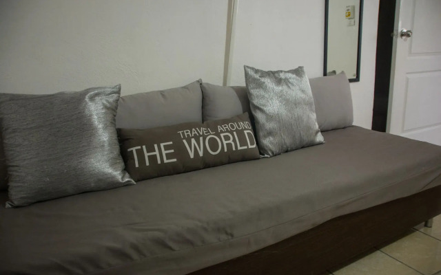 PiÃ±a Apartment by Andiani