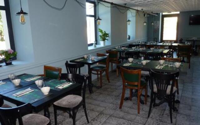 Logis Auberge De La Hardouinais