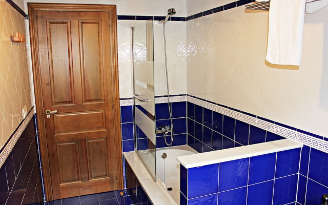 Apartamentos El Llago