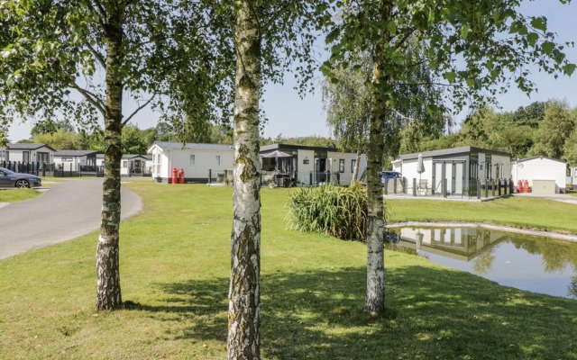 Lilac Lodge