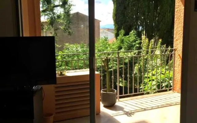 Belle residence au centre de Saint Tropez avec piscine et garage