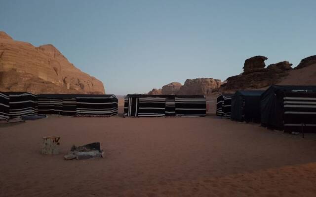 Beduin star trail camp