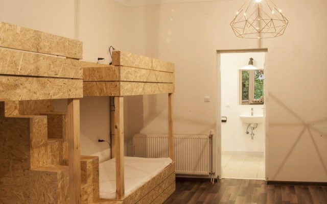 Lull Hostel