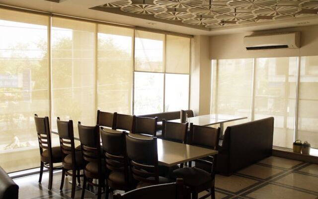 Capital O 419 Hotel JPS Residency