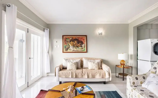 Charming Sea View Town House Chef Driver Optional