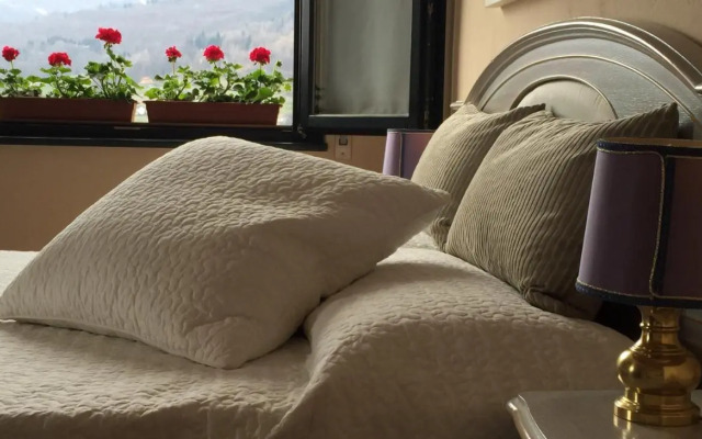 Shangrilla Hotel & Restaurant